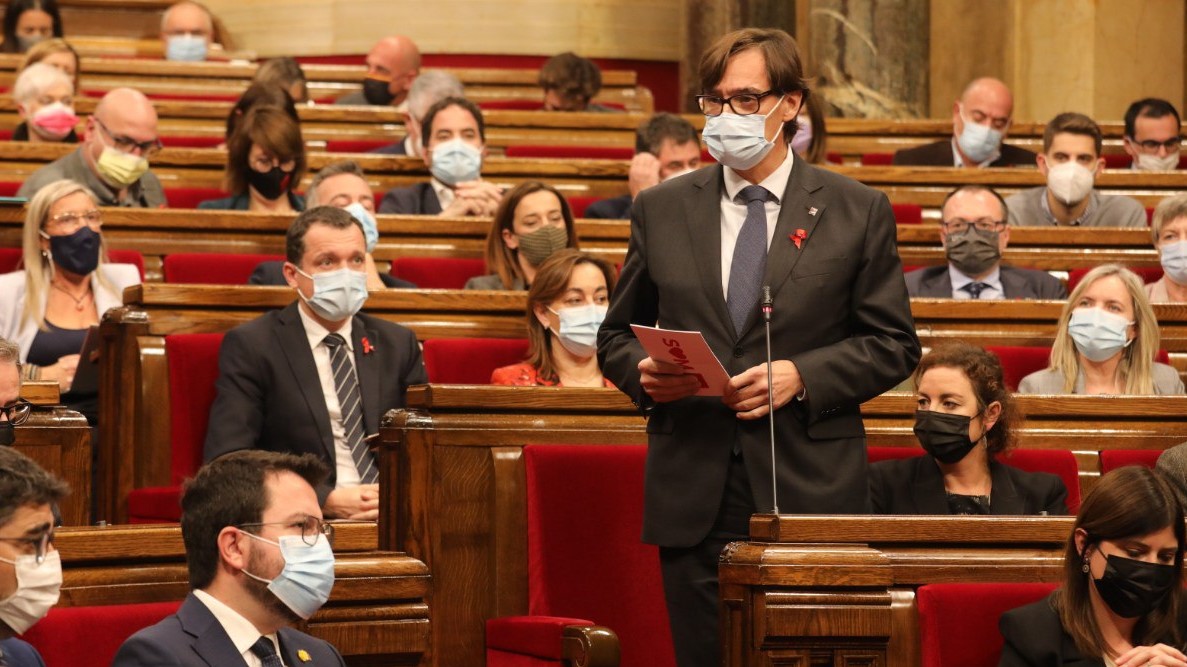 Salvador Illa pregunta a Pere Aragonès al Parlament de Catalunya