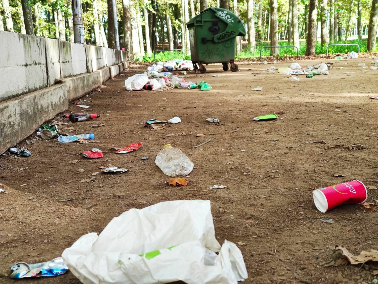 El botellot de la Devesa ha tingut conseqüències greus per al parc i a Girona