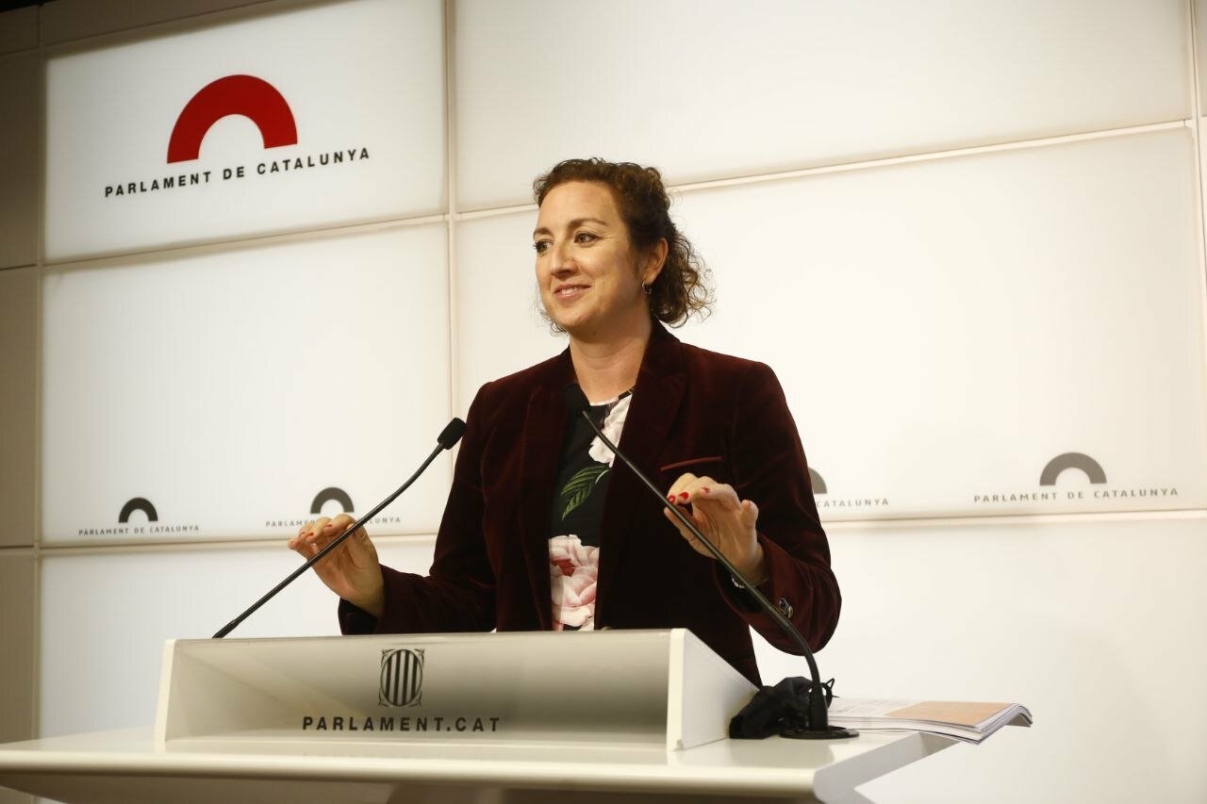 Alícia Romero en la sala de prensa del Parlament de Catalunya