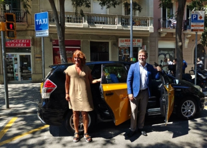 Jaume Collboni i Laia Bonet presenten les microparades de taxi a Barcelona
