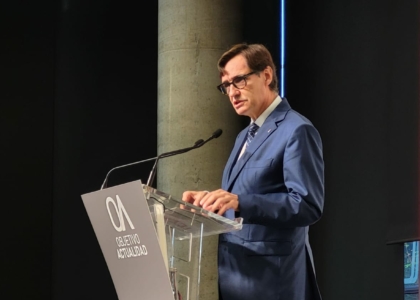 Salvador Illa en la conferencia-coloquio 'Catalunya, España, Europa', organizada por el diario El Correo en el Palacio Euskalduna de Bilbao, en el marco del ciclo de encuentros 'Objetivo Actualidad'.