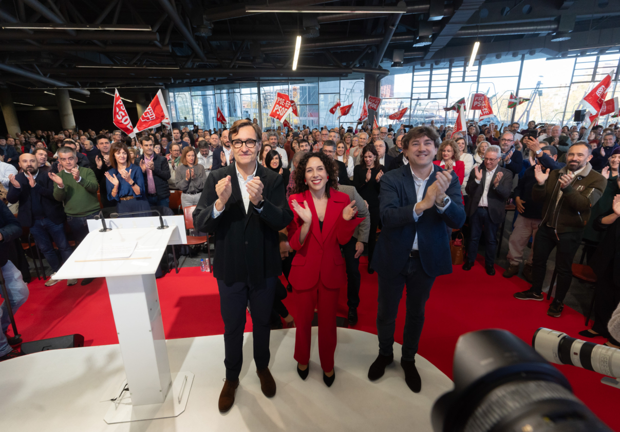 Salvador Illa a l'acte de presentació d’Eneko Andueza com a candidat a lehendakari del País Basc